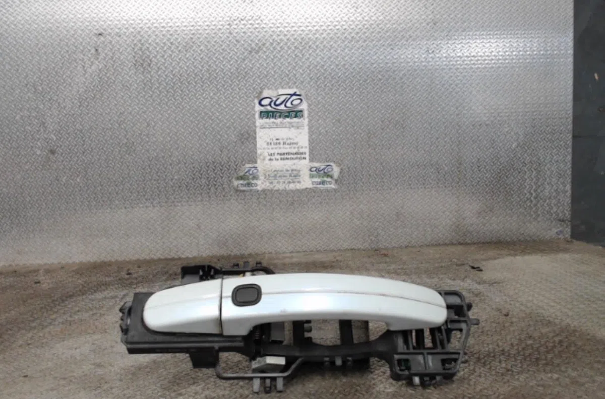 Poignee ext porte avd FORD KUGA 1  0 occasion