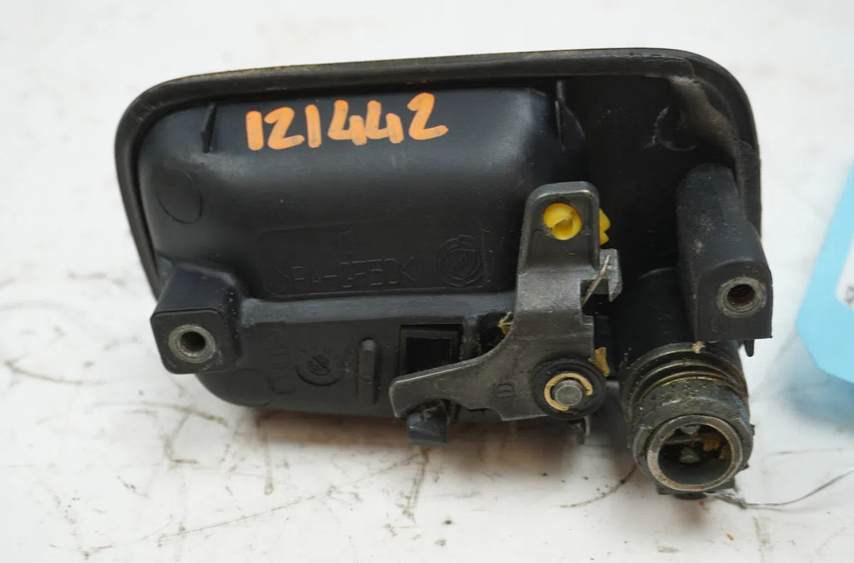 Poignee ext porte avd Lancia Y (840_) 1.2 (840aa, 840af1a) (1996-2003) occasion