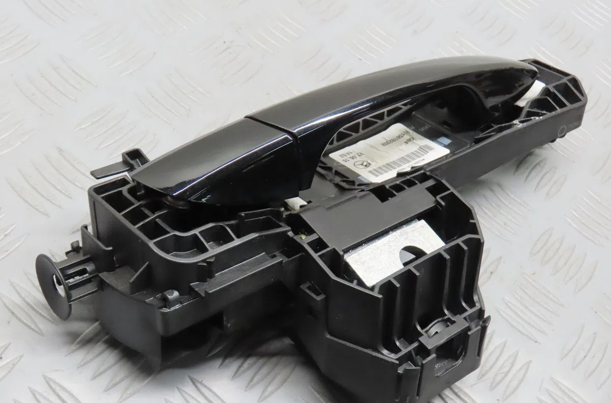 Poignee ext porte avd Mercedes-benz CLASSE A (W176) A 180 (176.042) (2012-2018) occasion