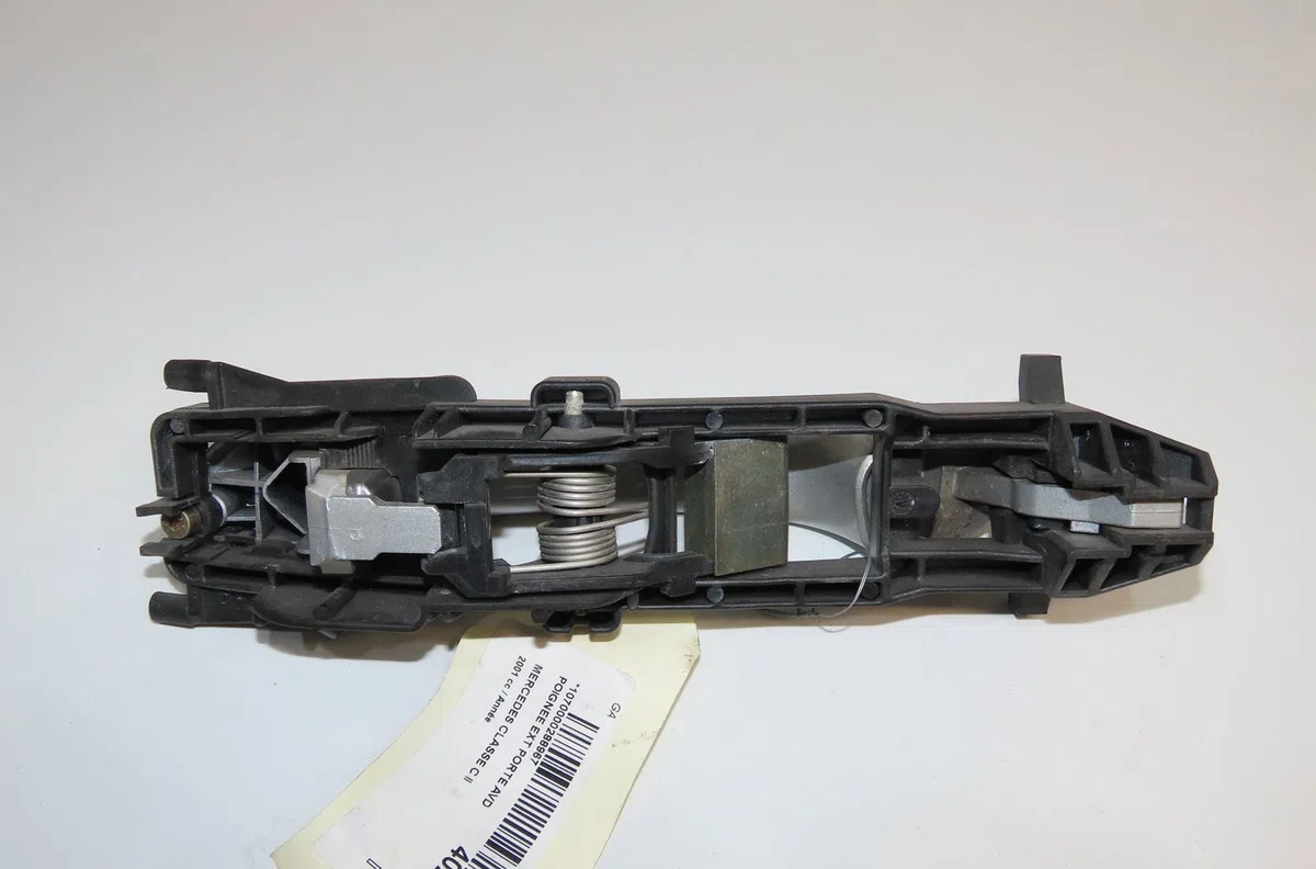 Poignee ext porte avd Mercedes-benz CLASSE C (W203) C 220 cdi (203.006) (2000-2007) occasion