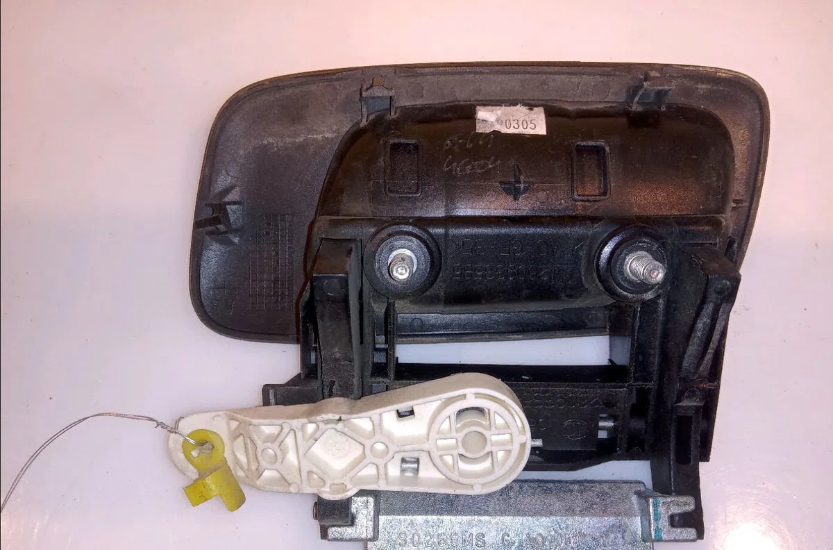 Poignee ext porte avd Opel ZAFIRA A Monospace (T98) 2.2 dti 16v (f75) (2002-2005) 5 portes occasion