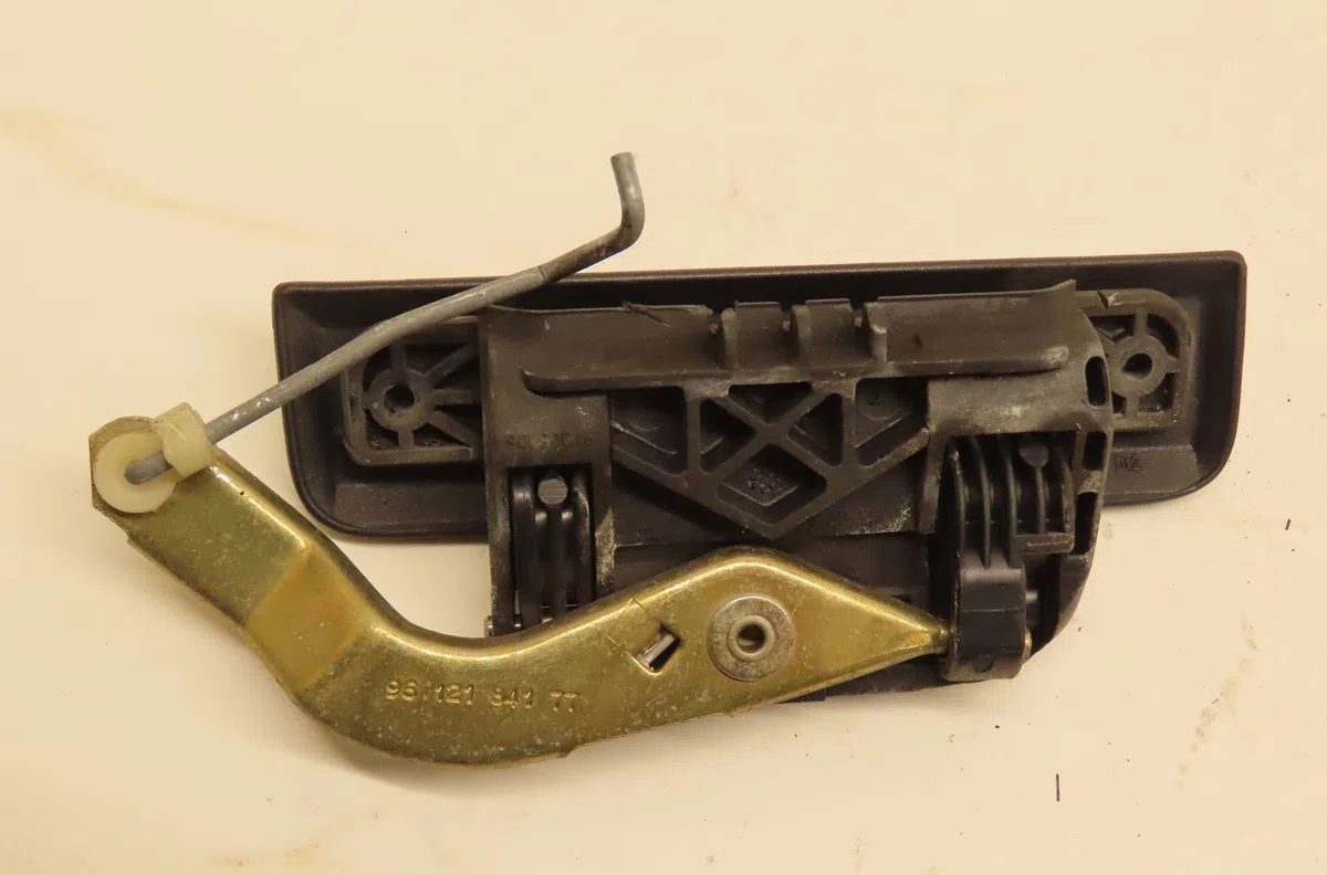 Poignee ext porte avd Peugeot 106 I (1A, 1C) 1.1 (1991-1996) occasion