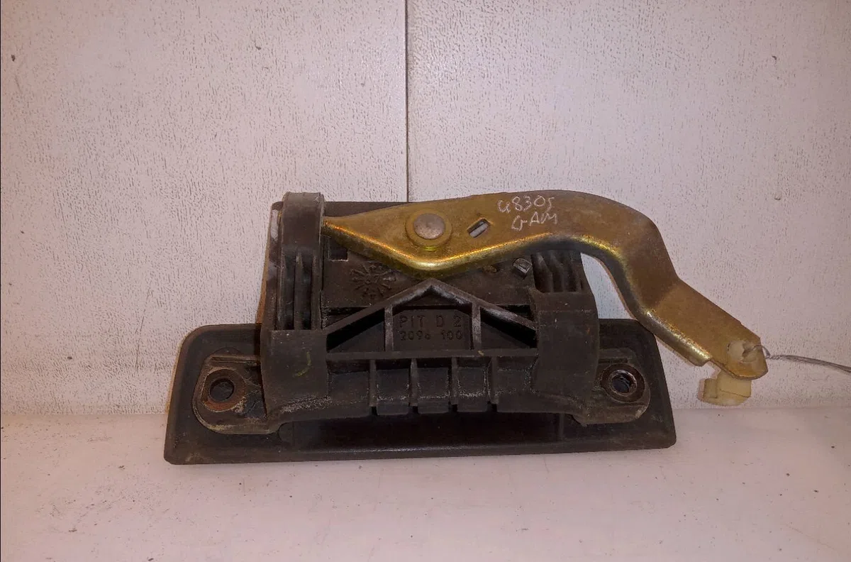 Poignee ext porte avd Peugeot 205 II (20A-C) 1.4 (1988-1998) occasion