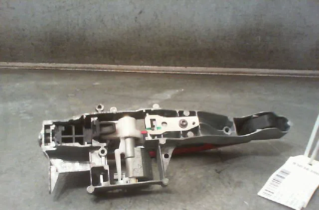 Poignee ext porte avd Peugeot 207-207 (WA_, WC_) 1.4 hdi (2006-2015) 5 portes occasion