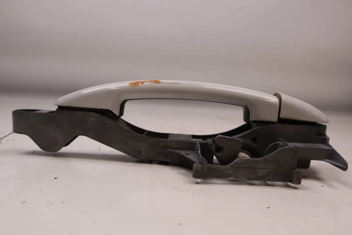 Poignee ext porte avd Peugeot 207 CC (WD_) 1.6 16v (2007-2013) occasion
