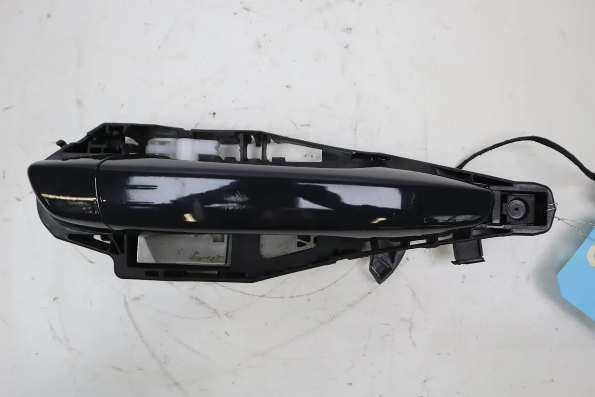 Poignee ext porte avd Peugeot 3008 SUV (MC_, MR_, MJ_, M4_) Hybrid (2019) occasion