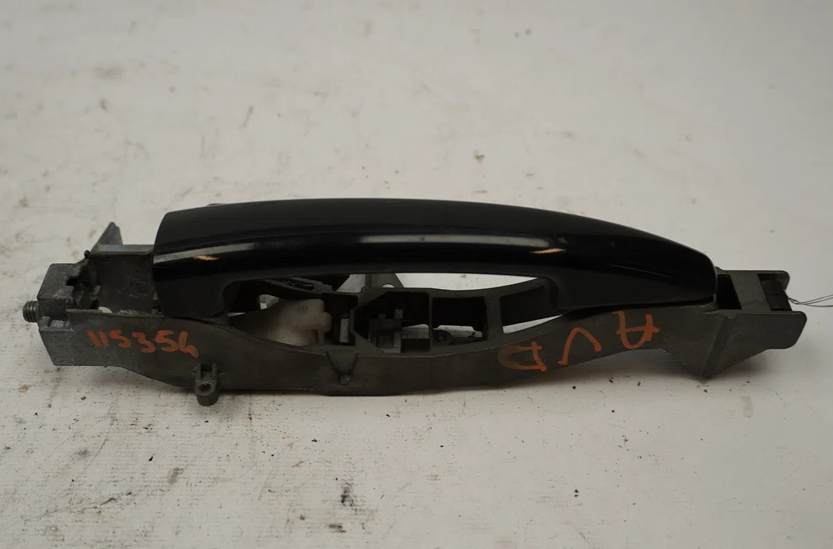 Poignee ext porte avd Peugeot 5008 (0U_, 0E_) 1.6 hdi (2010-2017) 5 portes occasion