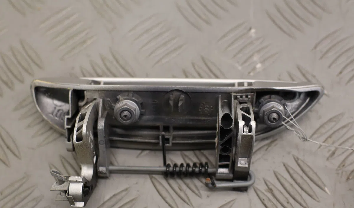 Poignee ext porte avd Renault CLIO II (BB_, CB_) 1.2 (bb0a, bb0f, bb10, bb1k, bb28, bb2d, bb2h, cb0a,... (1998-2010) 5 p