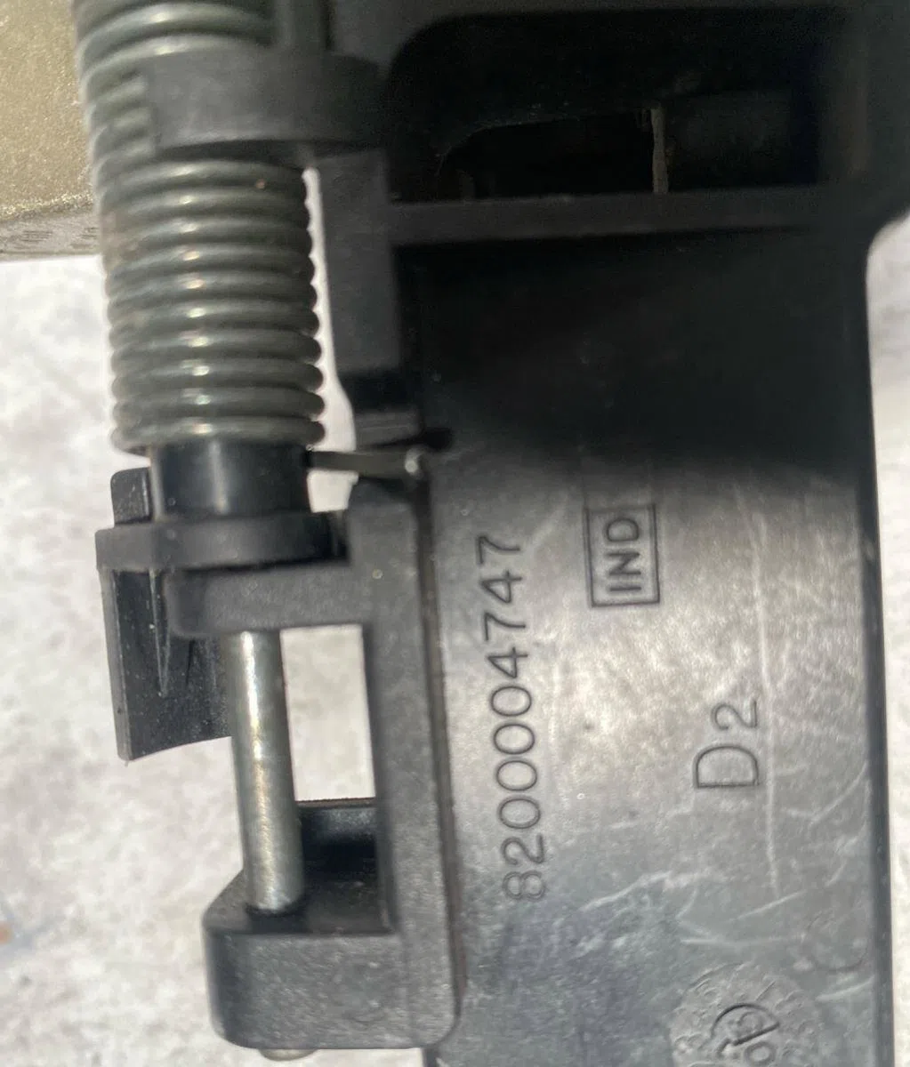 Poignee ext porte avd Renault ESPACE IV (JK0-1_) 2.2 dci (jk0h) (2002-2006) occasion