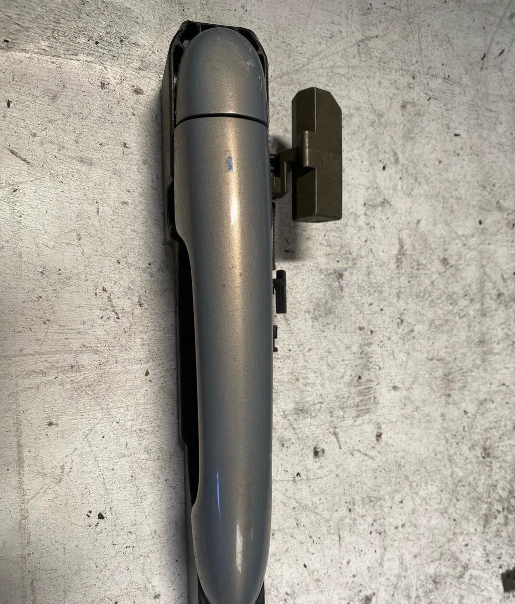 Poignee ext porte avd Renault ESPACE IV (JK0-1_) 2.2 dci (jk0h) (2002-2006) occasion