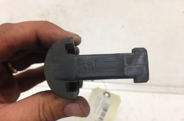 Poignee ext porte avd Renault MEGANE II (BM0-1_, CM0-1_) 1.5 dci (bm0f, bm0t, bm2b, cm0f, cm0t) (2002-2008) 5 portes occ