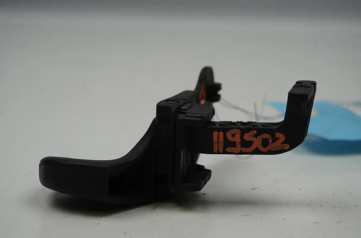 Poignee ext porte avd Renault TWINGO I (C06_) 1.2 16v (c06c, c06d, c06k) (2001-2007) 3 portes occasion