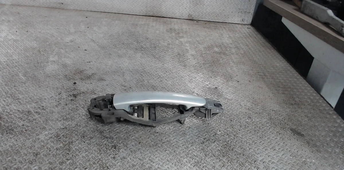 Poignee ext porte avd Seat TOLEDO II (1M2) 1.9 tdi (1999-2004) occasion
