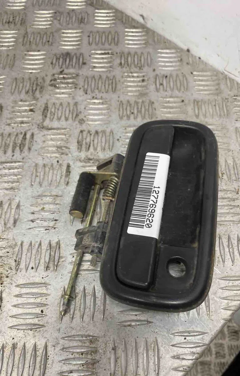 Poignee ext porte avd TOYOTA LAND CRUISER 3 J90 PHASE 2 occasion
