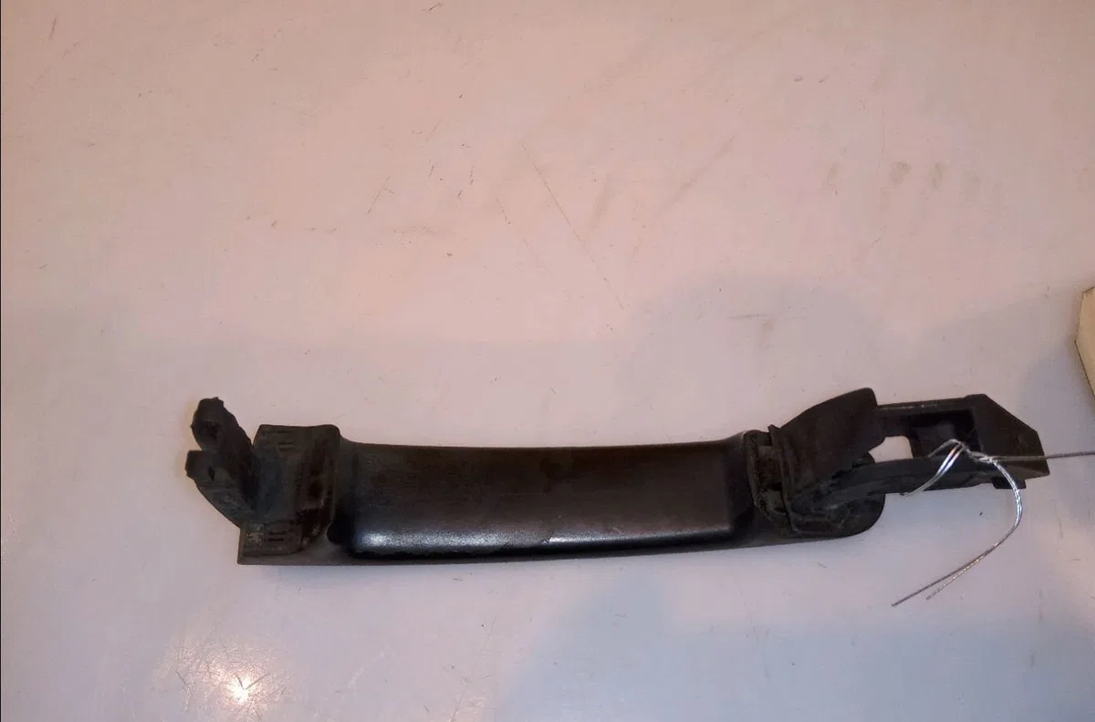 Poignee ext porte avd Volkswagen FOX 3-5 portes (5Z1, 5Z3, 5Z4) 1.2 (2005-2011) occasion