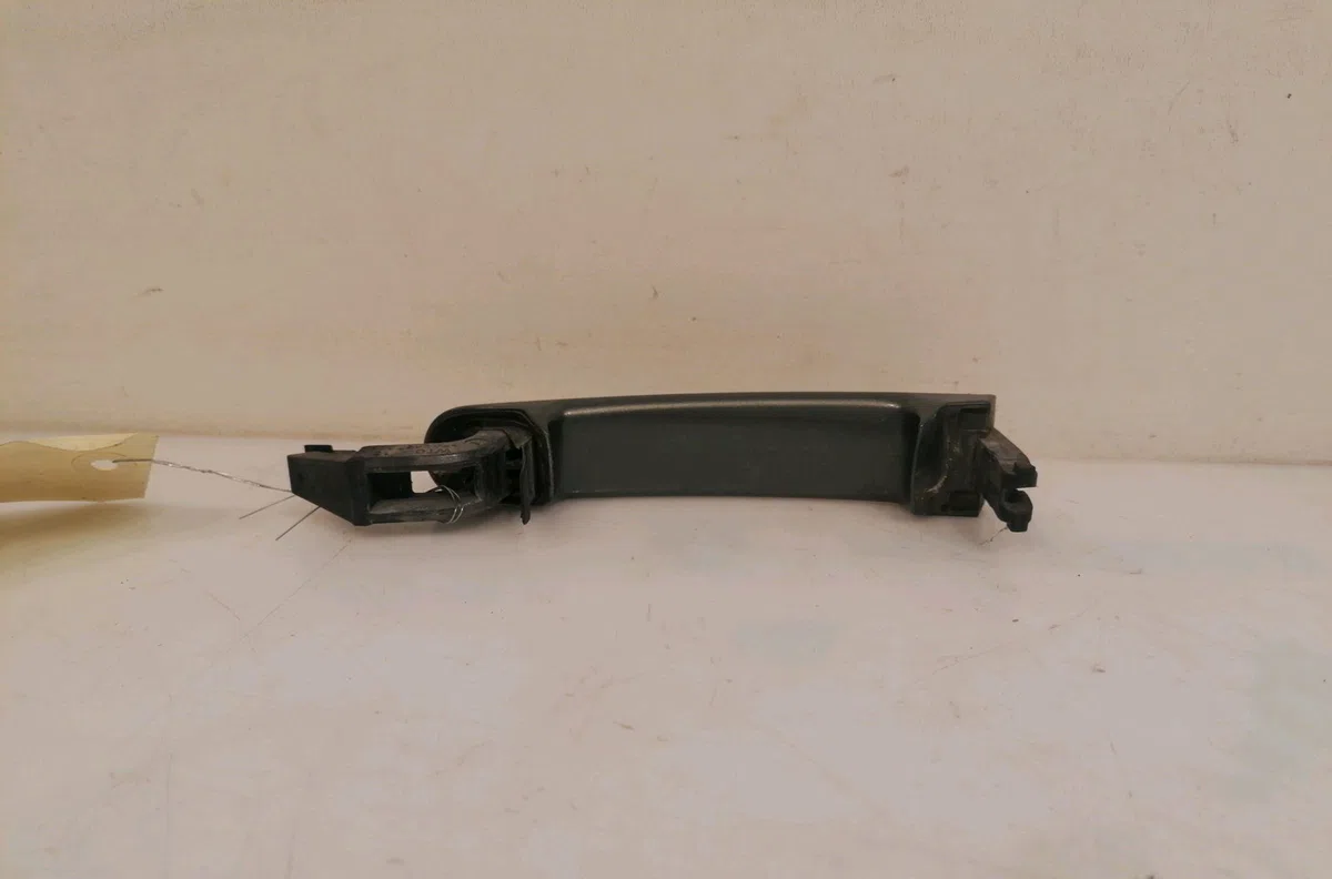 Poignee ext porte avd Volkswagen GOLF V (1K1) 2.0 tdi 16v (2003-2008) occasion