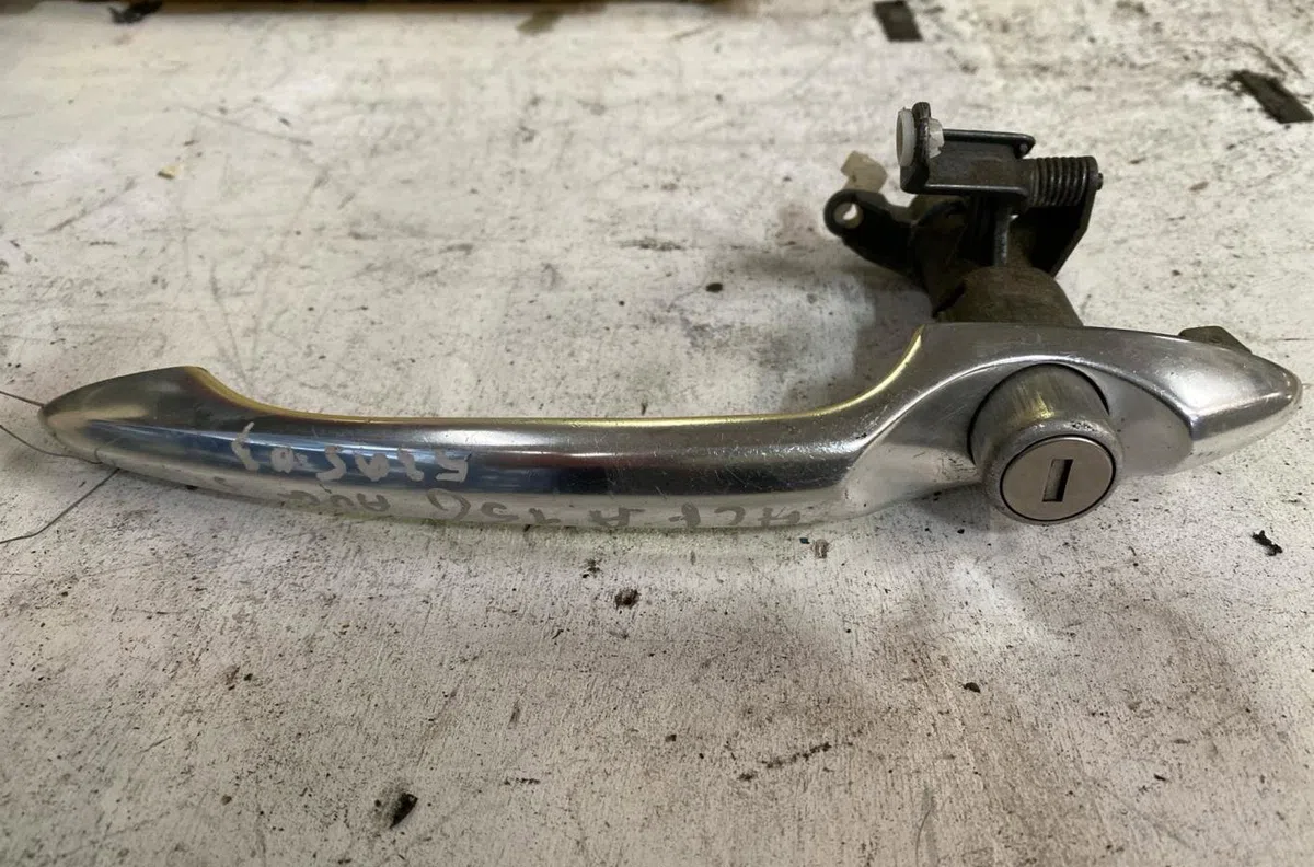 Poignee ext porte avg Alfa romeo 156 (932_) 2.4 jtd (932axc) (2002-2005) occasion