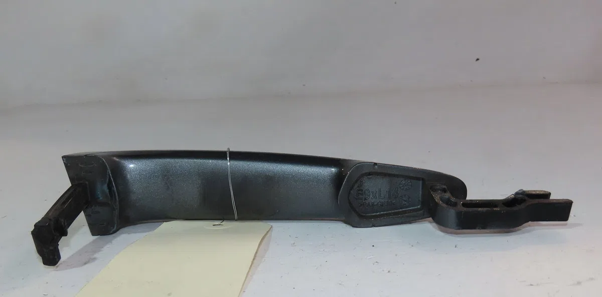 Poignee ext porte avg Bmw 3 (E90) 330 d (2005-2008) occasion