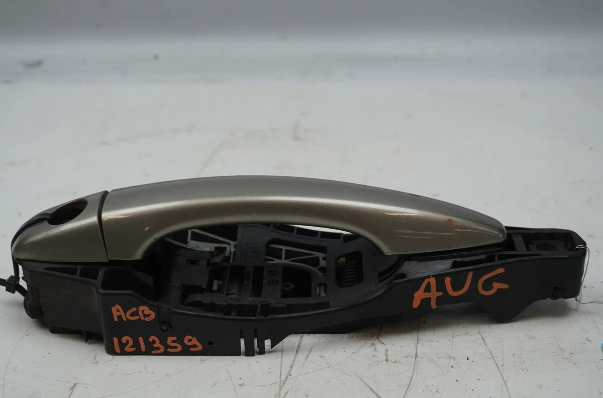 Poignee ext porte avg Citroen C4 II (NC_) 1.6 hdi 90 (2009) 5 portes occasion