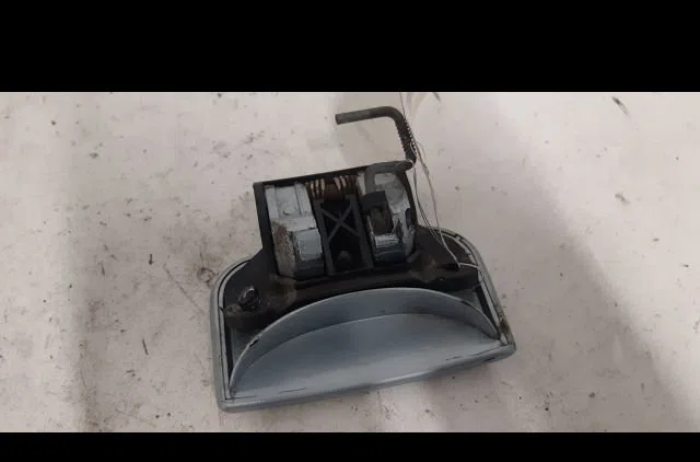 Poignee ext porte avg Citroen SAXO (S0, S1) 1.1 x, sx (1996-2003) 5 portes occasion