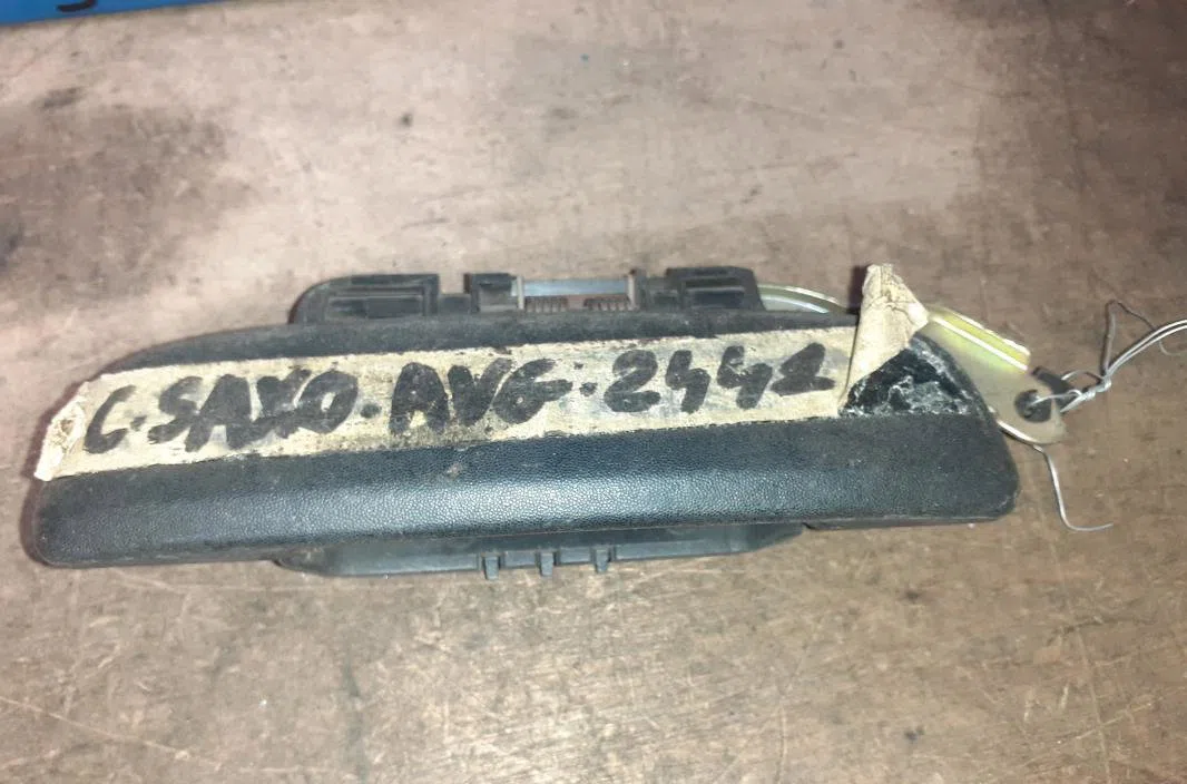 Poignee ext porte avg Citroen SAXO (S0, S1) 1.5 d (1996-2001) 5 portes occasion