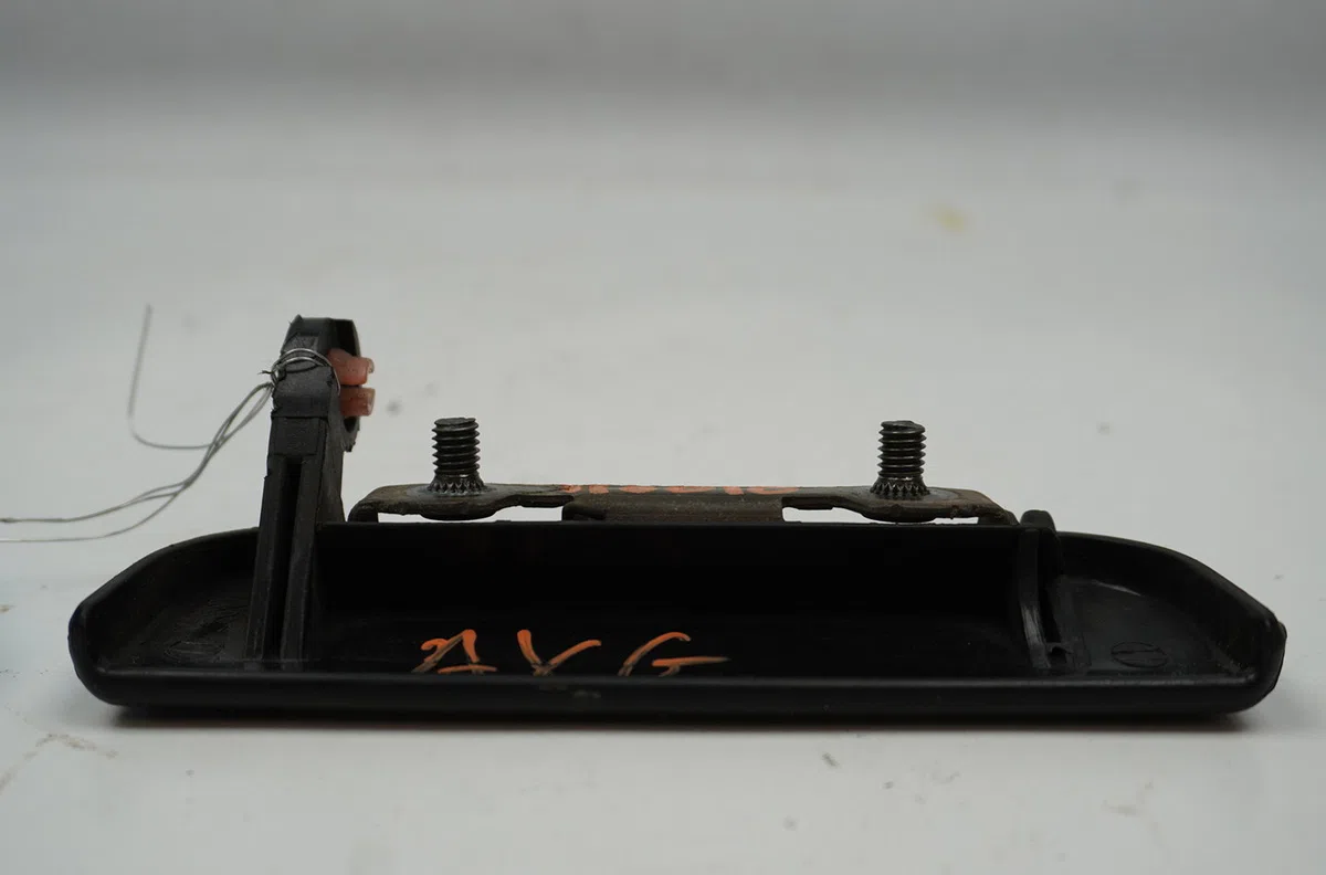 Poignee ext porte avg Daihatsu TERIOS (J1_) 1.3 4wd (j100) (1997-2000) 5 portes occasion