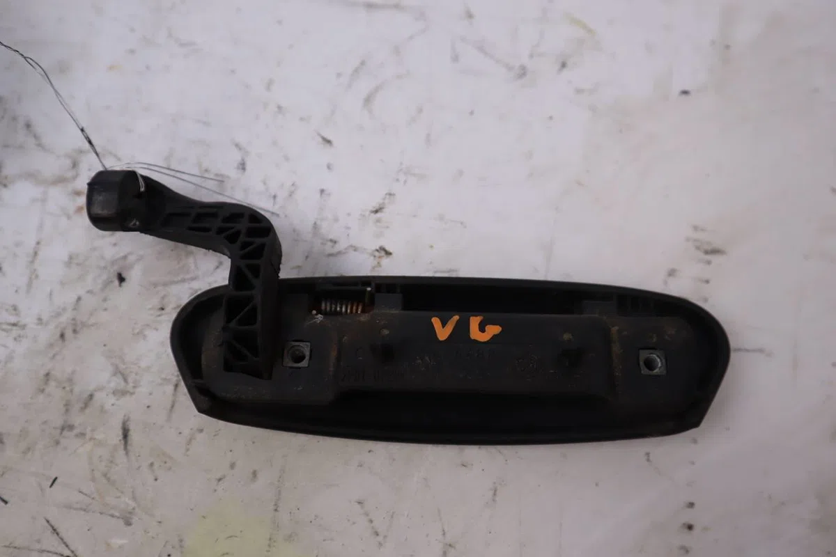 Poignee ext porte avg Fiat PUNTO (188_) 1.2 60 (188.030, .050, .130, .150, .230, .250) (1999-2010) occasion