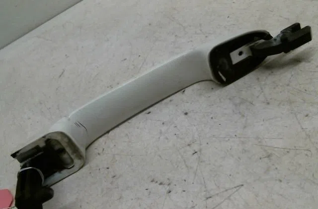 Poignee ext porte avg Ford KA (RU8) 1.2 (2008-2016) 3 portes occasion