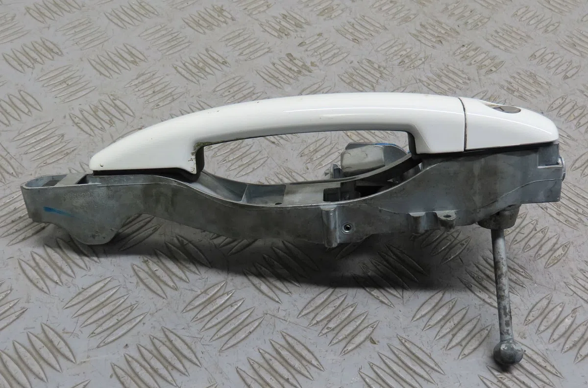 Poignee ext porte avg Peugeot 207-207 (WA_, WC_) 1.4 hdi (2006-2015) 5 portes occasion