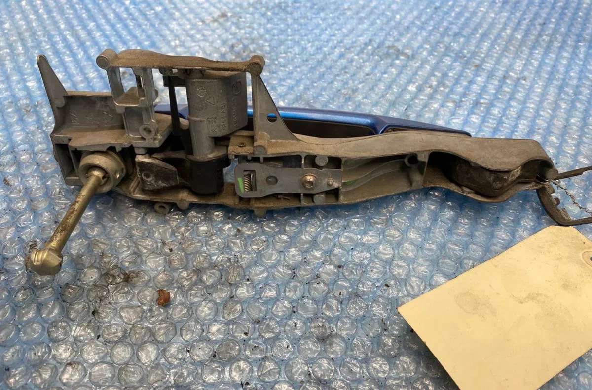 Poignee ext porte avg Peugeot 207-207 (WA_, WC_) 1.6 hdi (2006-2013) 5 portes occasion