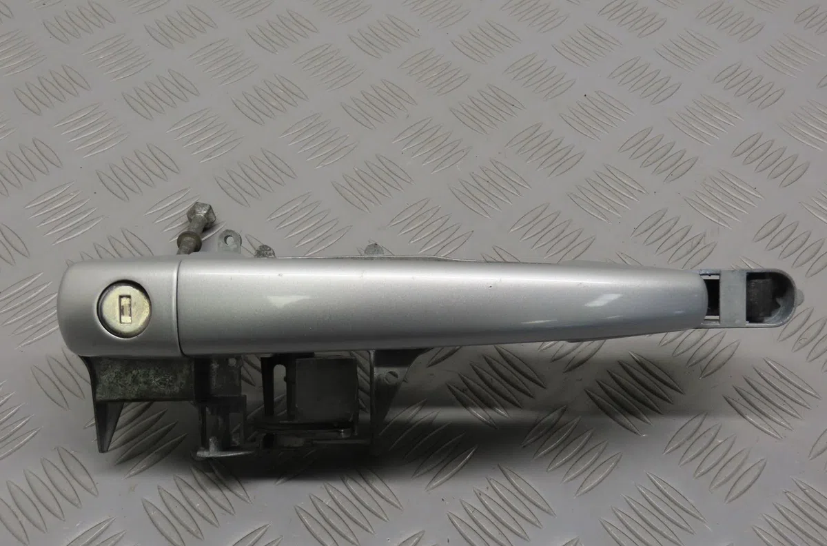Poignee ext porte avg Peugeot 308 I (4A_, 4C_) 1.6 hdi (2007-2014) 5 portes occasion