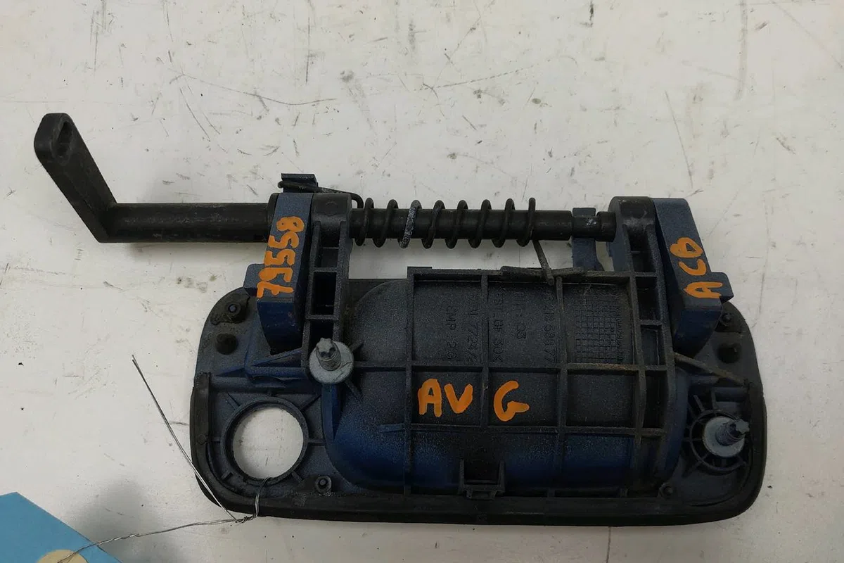 Poignee ext porte avg Peugeot 406 (8B) 1.9 td (1996-2004) occasion