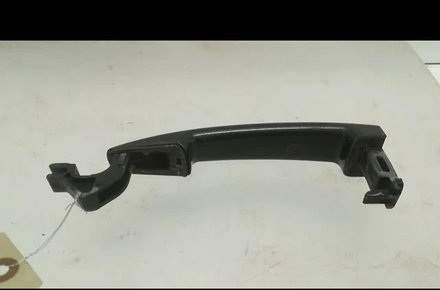 Poignee ext porte avg Peugeot 407 (6D_) 2.0 hdi 135 (6drhrh, 6drhre, 6drhrg, 6drhrj) (2004-2010) 4 portes occasion