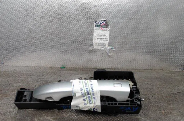 Poignee ext porte avg RENAULT MEGANE 4  MEGANE 4 PHASE 2 occasion