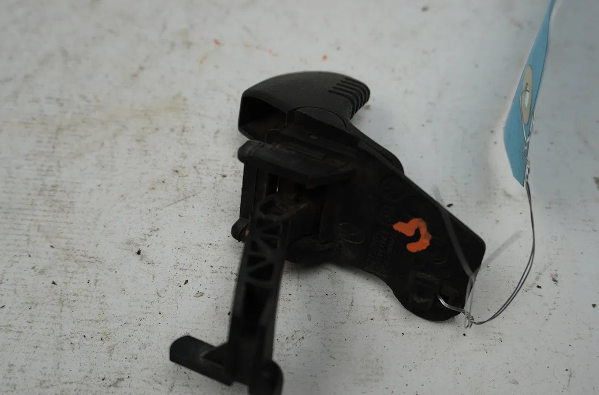 Poignee ext porte avg Renault TWINGO I (C06_) 1.2 (c066, c068) (1996-2007) 3 portes occasion