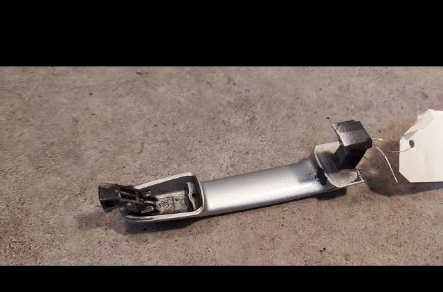 Poignee ext porte avg Toyota COROLLA (_E12_) 1.4 d (nde120_) (2004-2007) 5 portes occasion