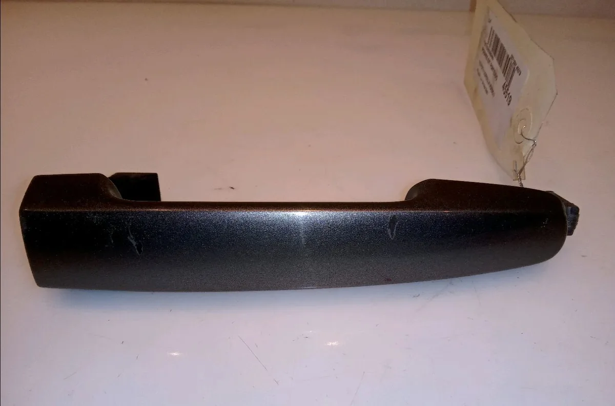 Poignee ext porte avg Toyota COROLLA Verso (ZER_, ZZE12_, R1_) 2.2 d-4d (aur10_) (2005-2009) 5 portes occasion