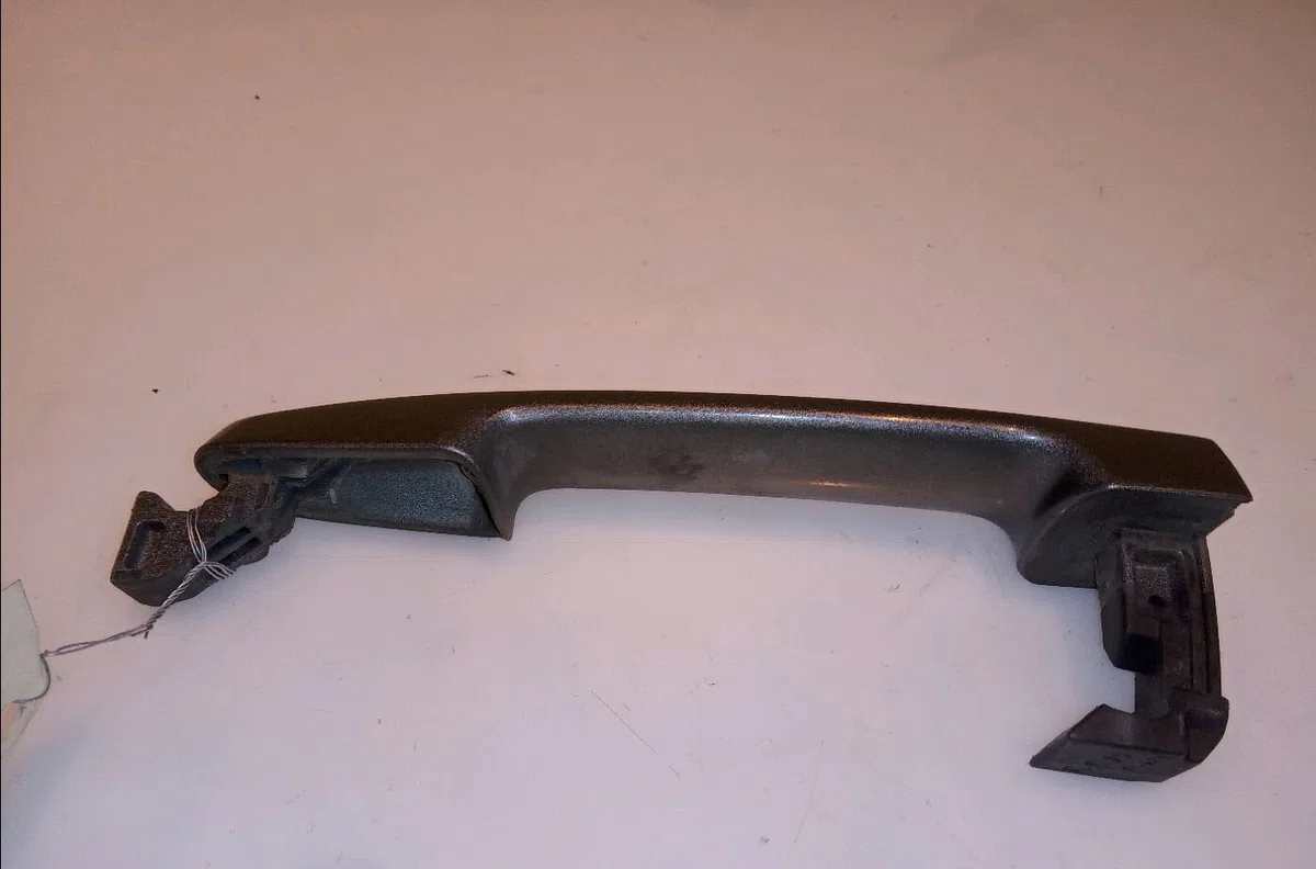 Poignee ext porte avg Toyota COROLLA Verso (ZER_, ZZE12_, R1_) 2.2 d-4d (aur10_) (2005-2009) 5 portes occasion