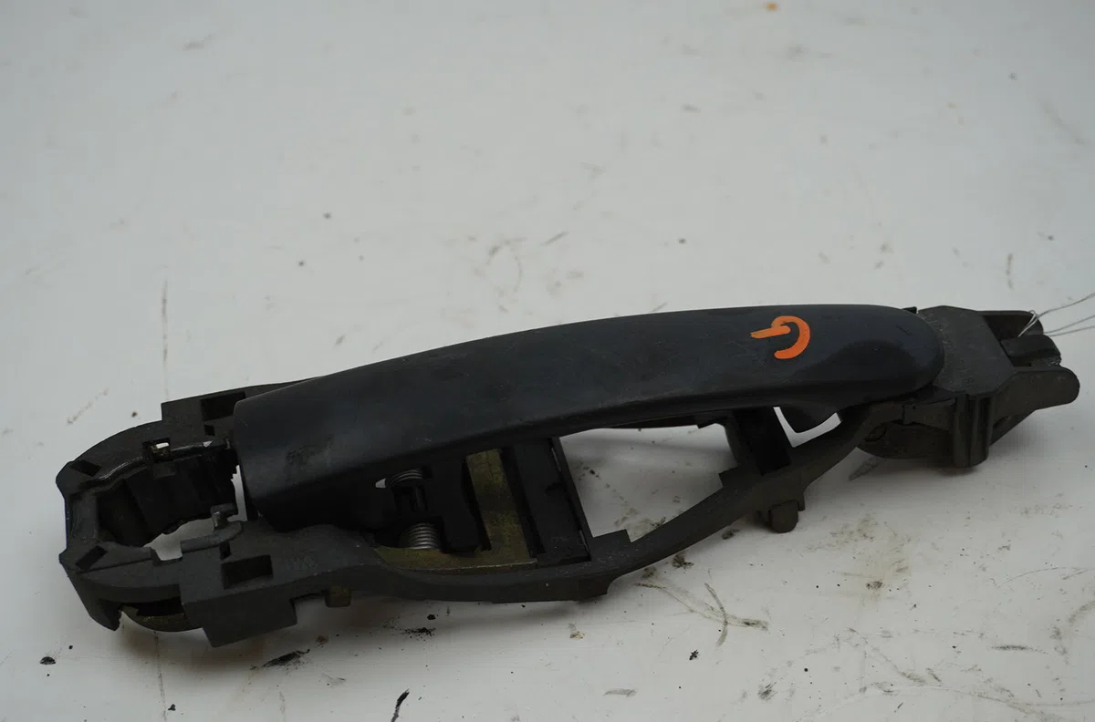 Poignee ext porte avg Volkswagen GOLF IV (1J1) 1.9 tdi (1997-2004) occasion