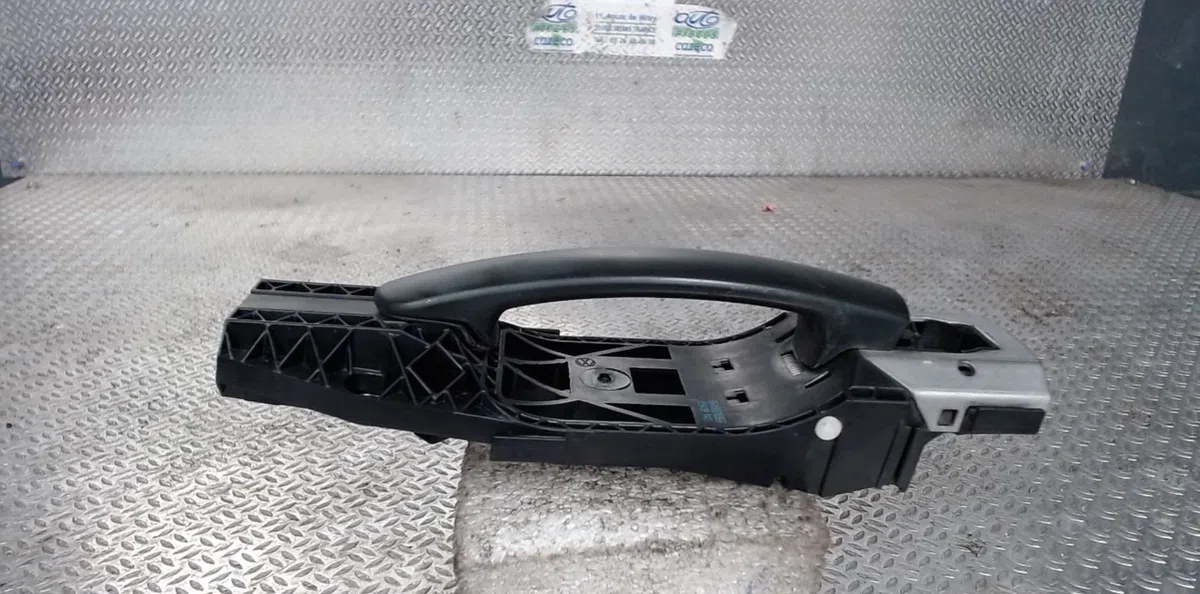 Poignee ext porte avg Volkswagen POLO V (6R1, 6C1) 1.2 (2009) occasion