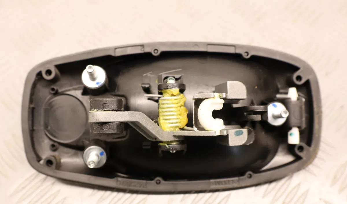 Poignee ext porte coulissante d Citroen NEMO Monospace 1.3 hdi 75 (2010) occasion