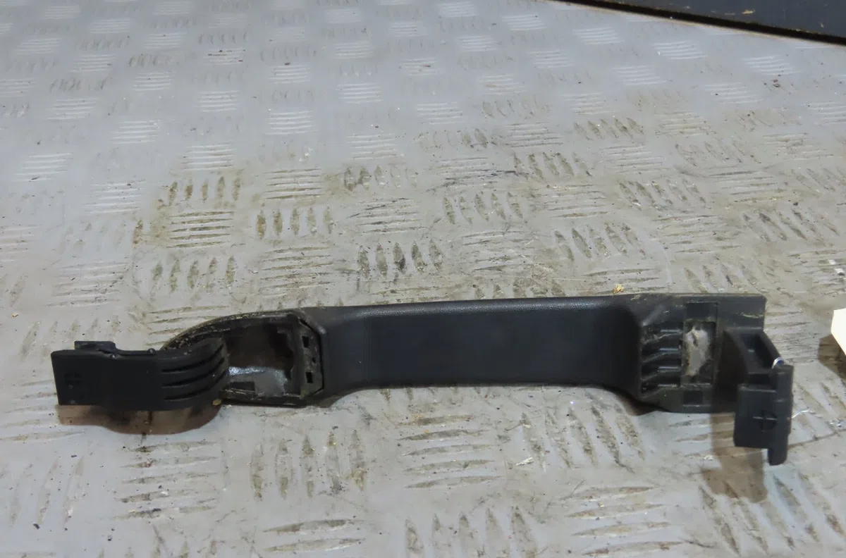 Poignee ext porte coulissante d Renault KANGOO Express (FW0-1_) 1.5 dci 80 (fw15) (2019) occasion