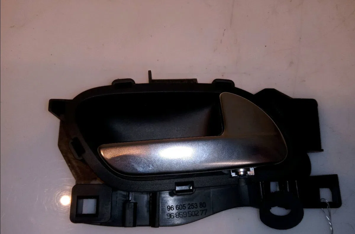 Poignee int porte ard Citroen DS4 (NX_) 2.0 hdi 165 (2011-2015) occasion