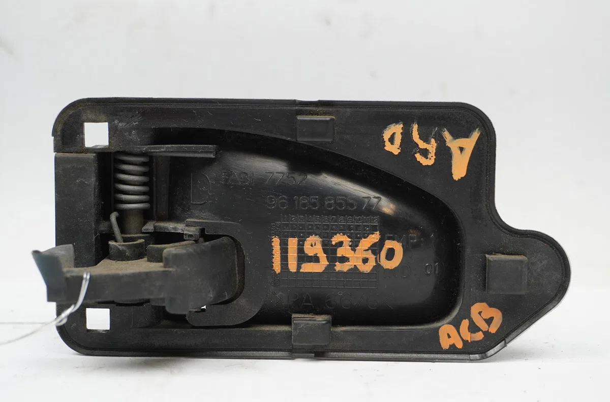 Poignee int porte ard Citroën SAXO (S0, S1) 1.0 x (1996-1998) 5 portes occasion