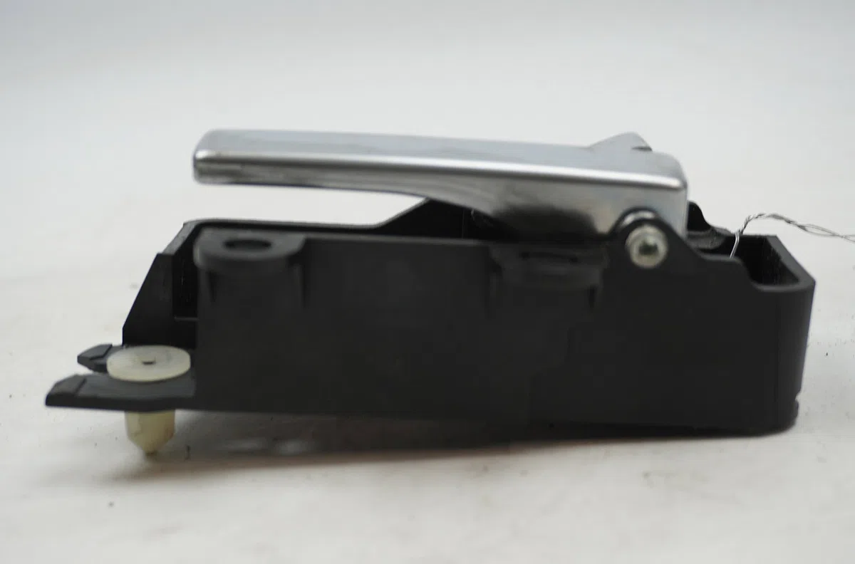 Poignee int porte ard Ford FOCUS II (DA_, HCP, DP) 1.6 tdci (2004-2012) occasion