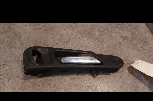 Poignee int porte ard Mercedes-benz CLASSE C (W203) C 220 cdi (203.006) (2000-2007) occasion