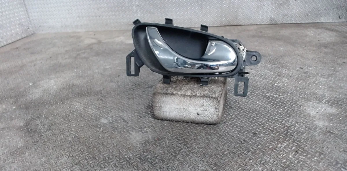 Poignee int porte ard NISSAN QASHQAI 2  QASHQAI 2 PHASE 2 occasion