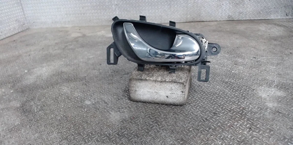 Poignee int porte ard NISSAN QASHQAI 2  QASHQAI 2 PHASE 2 occasion