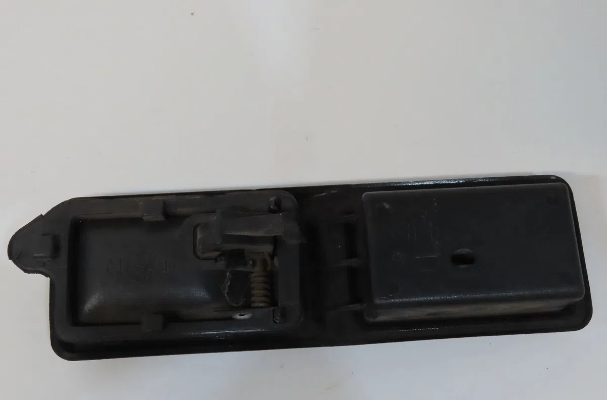 Poignee int porte ard Peugeot 205 II (20A-C) 1.7 diesel (1987-1998) occasion