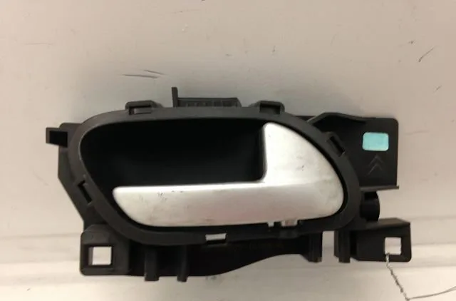Poignee int porte ard Peugeot 207-207 (WA_, WC_) 1.6 hdi (2006-2013) 5 portes occasion